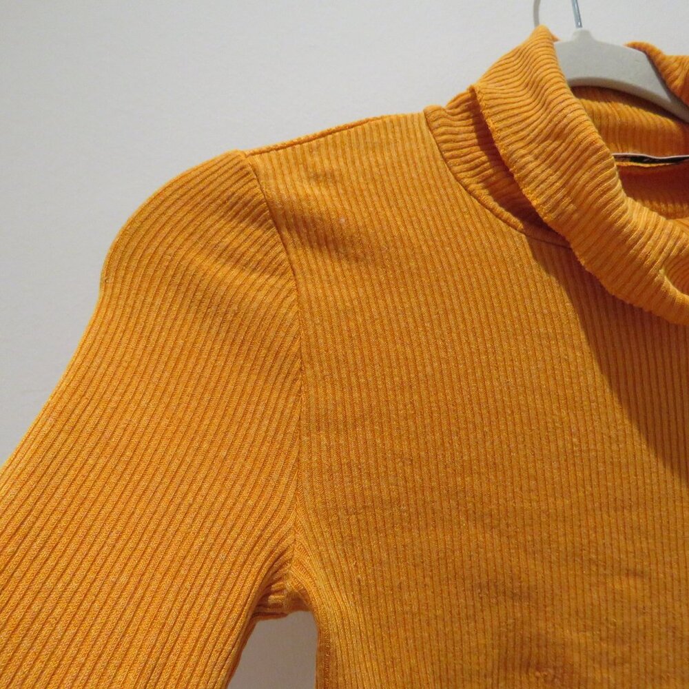 ARITZIA WILFRED Nova Ribbed Turtleneck Cropped Top in Orange Burst Small Y2K - Picture 7 of 14